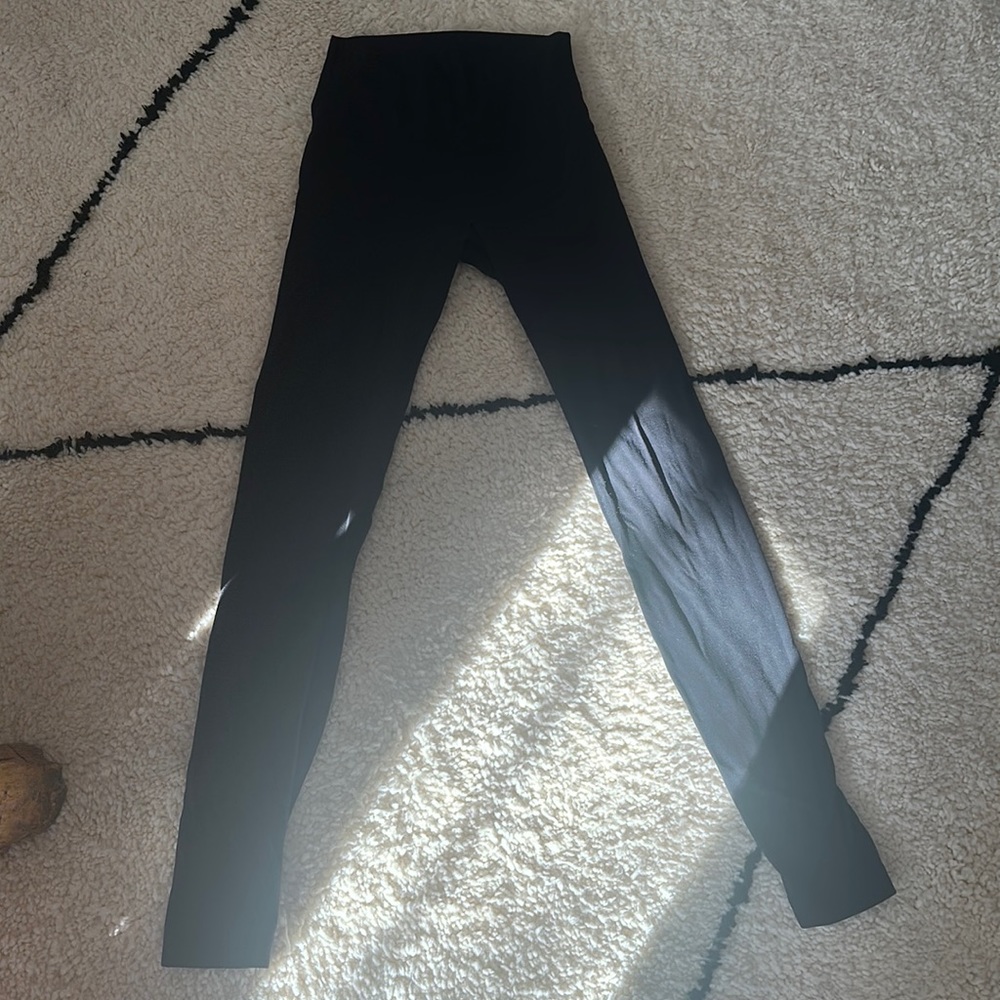 Size 4 align pants very litttle pulling, excellent condition 28”
